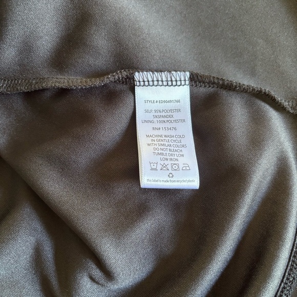 Evereve Navy and White Patterned Midi Dress - Picture 7 of 7